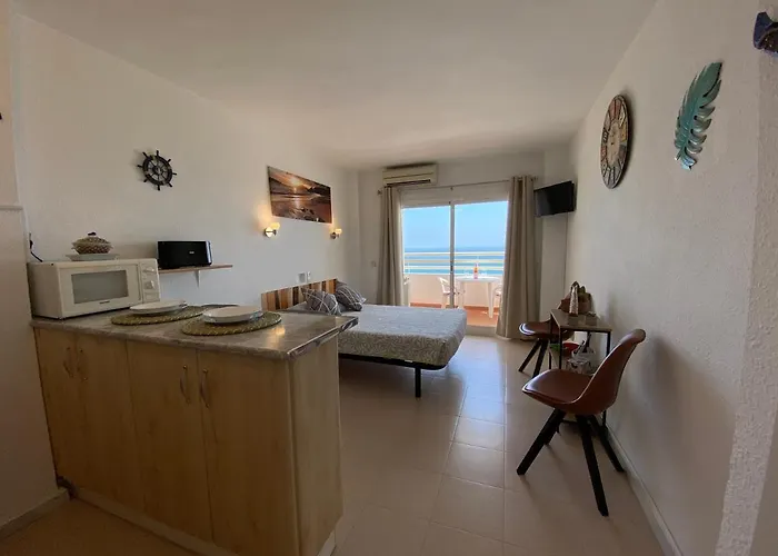 Stylish Fuengirola Studio With Panoramic Sea View